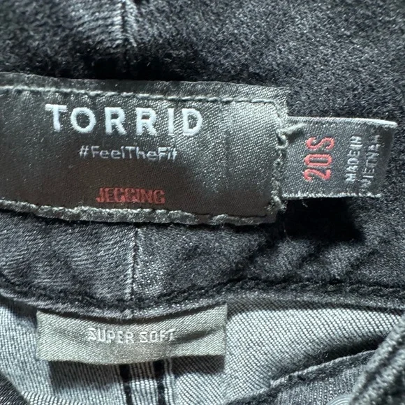 Torrid Dark Gray Skinny Jeans - Picture 3 of 3